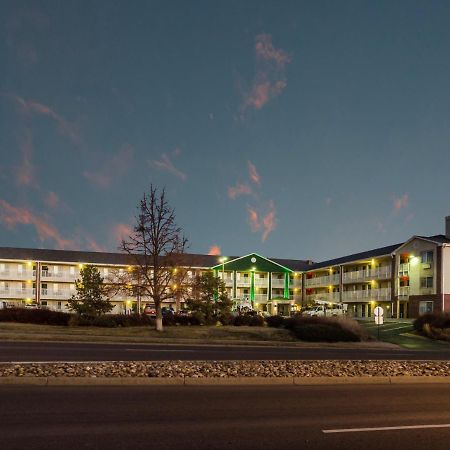 Hometowne Studios By Red Roof Denver - Thornton Exterior photo