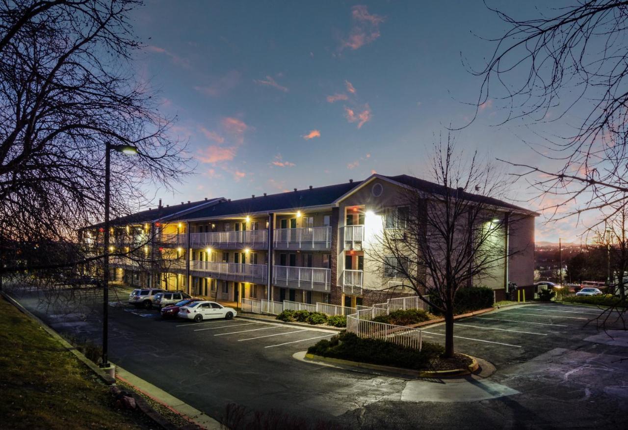 Hometowne Studios By Red Roof Denver - Thornton Exterior photo