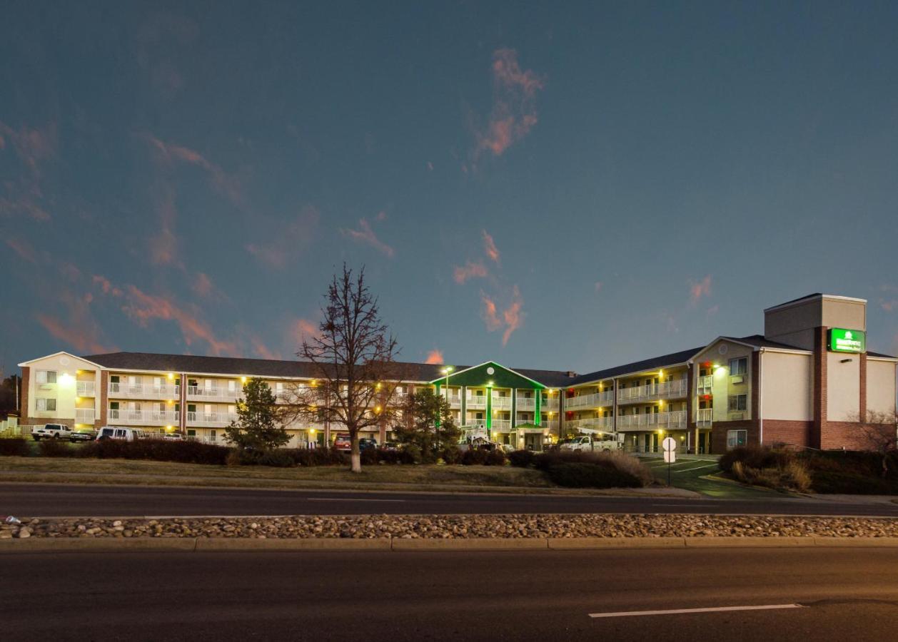Hometowne Studios By Red Roof Denver - Thornton Exterior photo